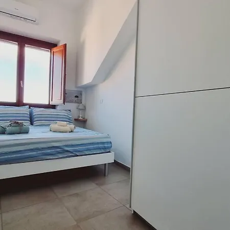 Is Arutas * Càbras